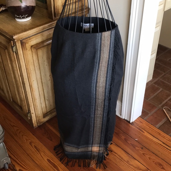 Carlisle wool skirt with matching wool wrap - Picture 4 of 5